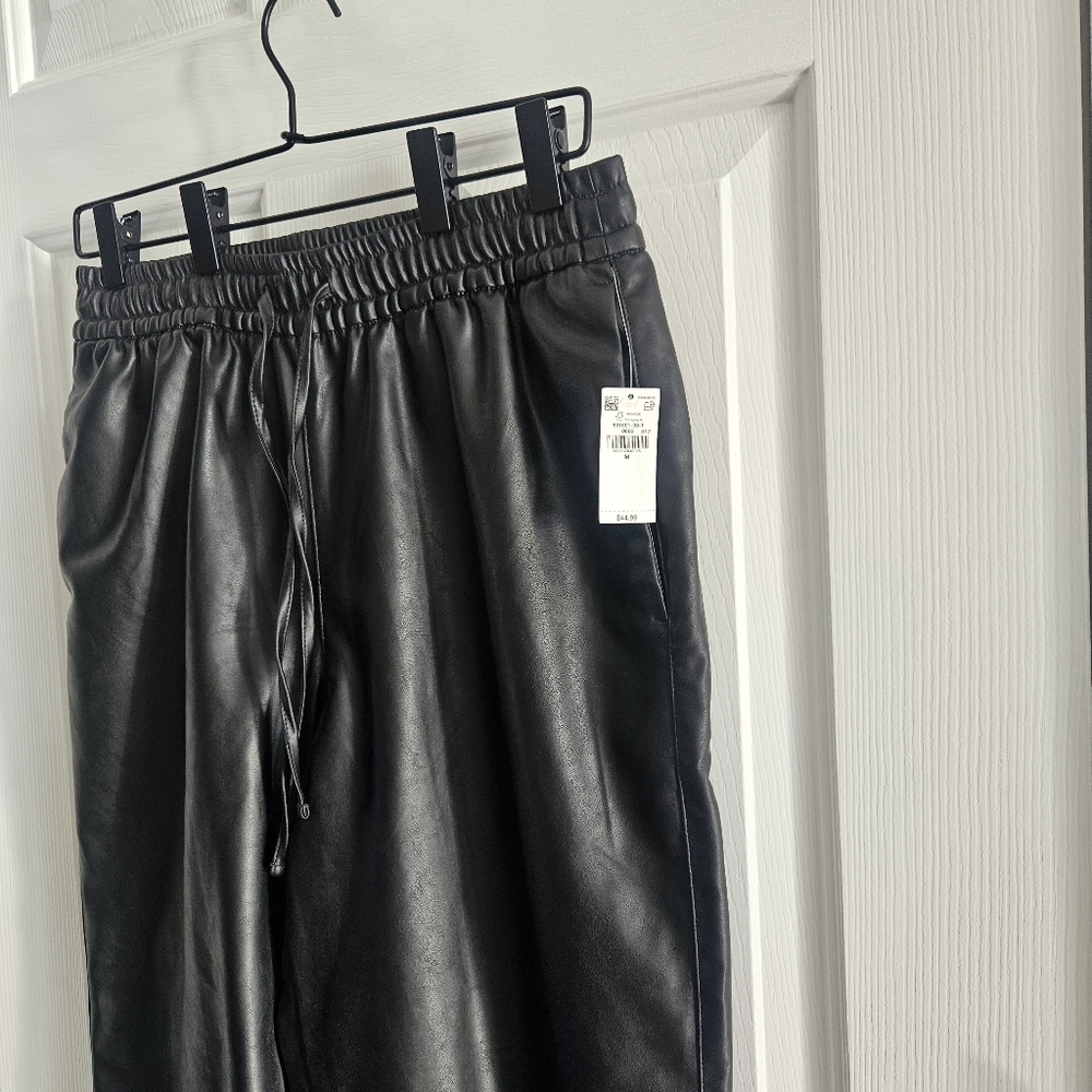 NWT Old Navy Faux Leather Billie Ankle Trousers - Picture 3 of 6